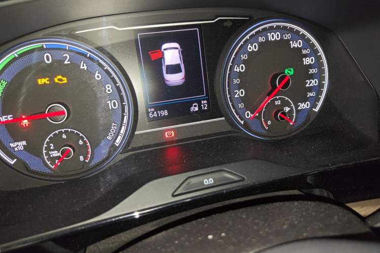Used Volkswagen Passat New Energy 2019 430 PHEV Hybrid Luxury Edition Odometer Close Up