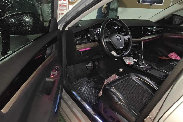 Used Volkswagen Passat New Energy 2019 430 PHEV Hybrid Luxury Edition Driver Seat