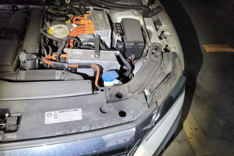 Used Volkswagen Passat New Energy 2019 430 PHEV Hybrid Elite Edition Engine Bay Left