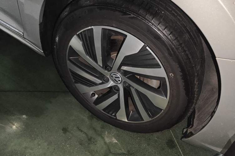 Used Volkswagen Passat New Energy 2019 430 PHEV Hybrid Luxury Edition Right Front Wheel Hub