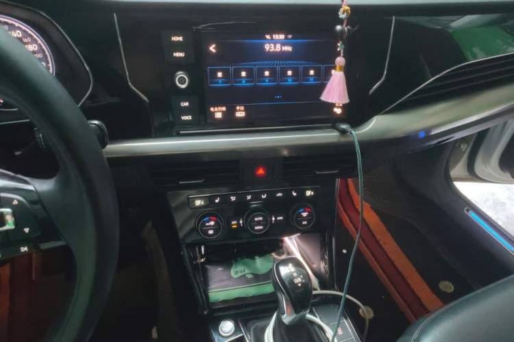 Used Volkswagen Passat New Energy 2019 430 PHEV Hybrid Elite Edition Audio And AC Panel