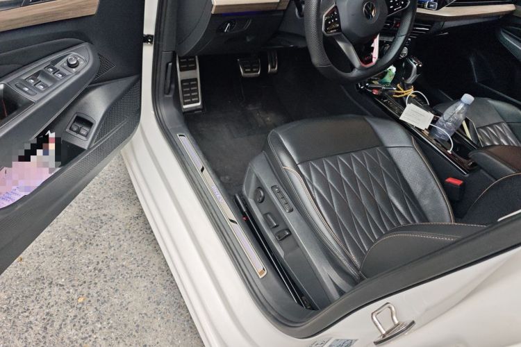 Used Volkswagen Passat New Energy 2019 430 PHEV Hybrid Luxury Edition Driver Seat