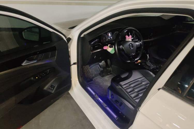 Used Volkswagen Passat New Energy 2019 430 PHEV Hybrid Elite Edition Driver Seat