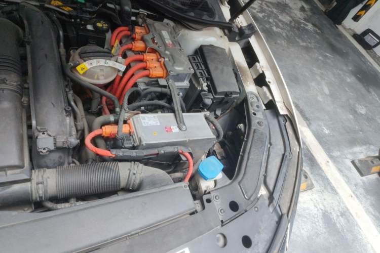 Used Volkswagen Passat New Energy 2019 430 PHEV Hybrid Elite Edition Engine Bay Left