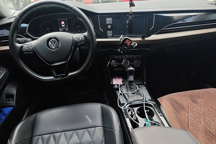 Used Volkswagen Passat New Energy 2019 430 PHEV Hybrid Luxury Edition Interior 2