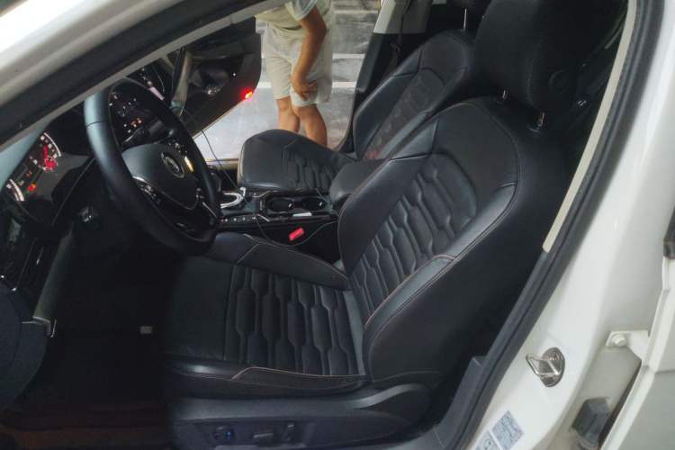 Used Volkswagen Passat New Energy 2019 430 PHEV Hybrid Elite Edition Left Front Seat