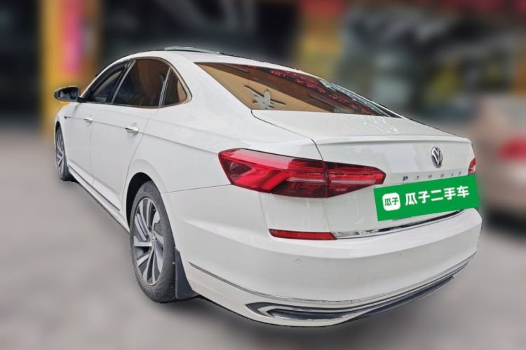 Used Volkswagen Passat New Energy 2019 430 PHEV Hybrid Luxury Edition Rear Left 45 Deg