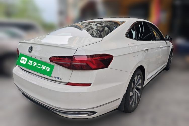 Used Volkswagen Passat New Energy 2019 430 PHEV Hybrid Luxury Edition Rear Right 45 Deg