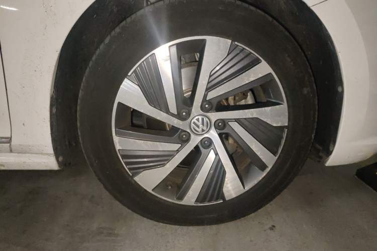 Used Volkswagen Passat New Energy 2019 430 PHEV Hybrid Elite Edition Right Front Wheel Hub