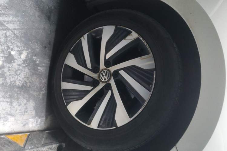 Used Volkswagen Passat New Energy 2019 430 PHEV Hybrid Elite Edition Right Front Wheel Hub