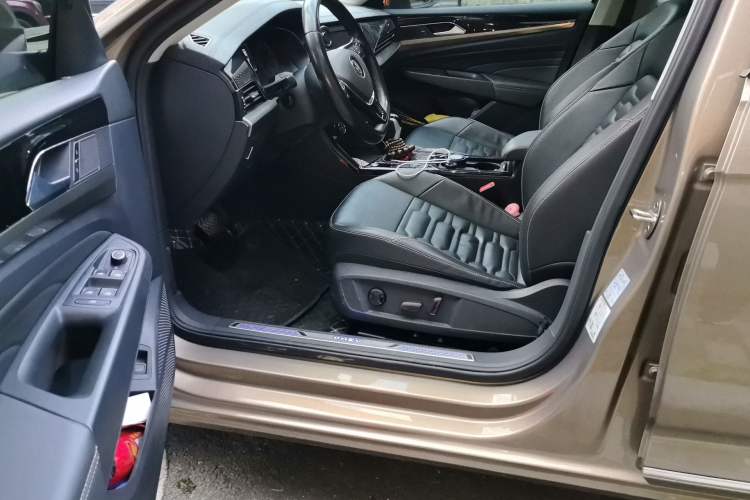 Used Volkswagen Passat New Energy 2019 430 PHEV Hybrid Elite Edition Driver Seat