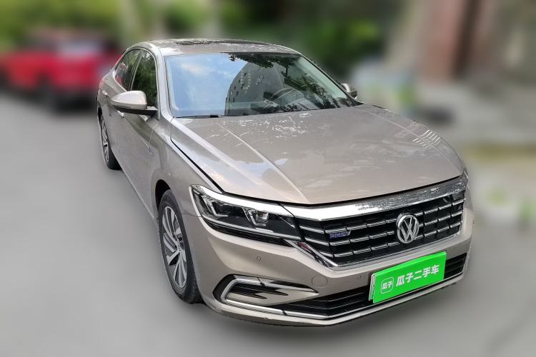Used Volkswagen Passat New Energy 2019 430 PHEV Hybrid Elite Edition Front Right 45 Deg