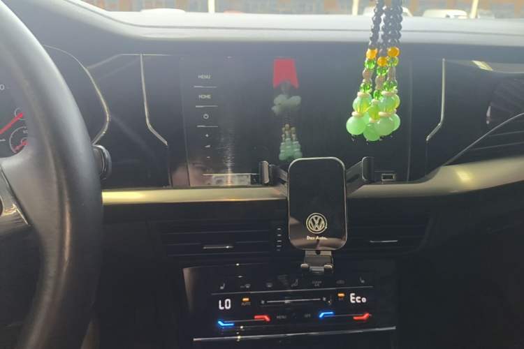 Used Volkswagen Passat New Energy 2020 430 PHEV Hybrid Elite Edition China VI Standard Audio And AC Panel