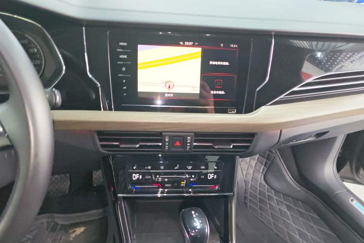 Used Volkswagen Passat New Energy 2020 430 PHEV Hybrid Luxury Edition China VI Standard Audio And AC Panel