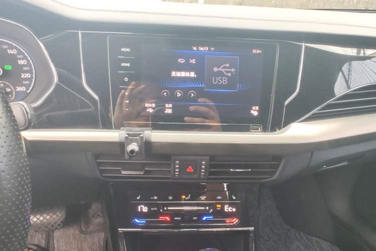 Used Volkswagen Passat New Energy 2020 430 PHEV Hybrid Elite Edition China VI Standard Audio And AC Panel