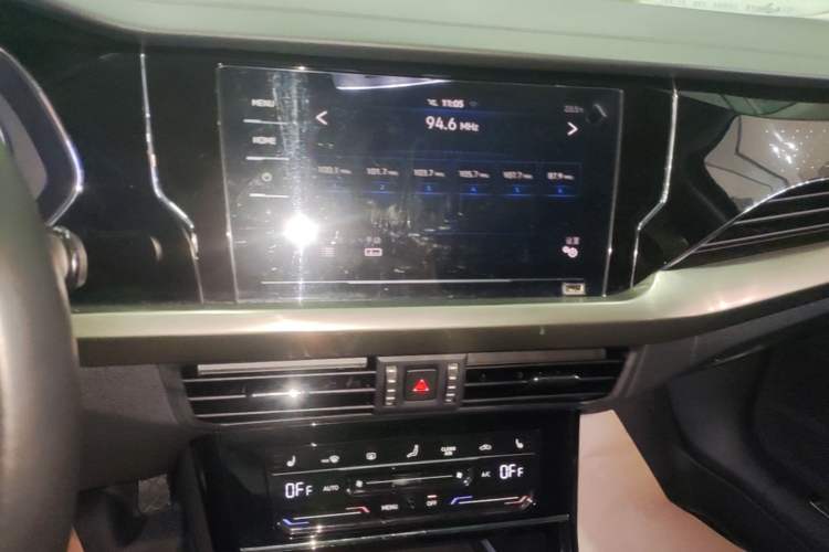 Used Volkswagen Passat New Energy 2020 430 PHEV Hybrid Elite Edition China V Standard Audio And AC Panel