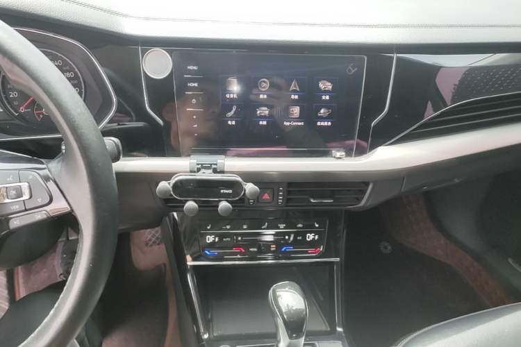 Used Volkswagen Passat New Energy 2020 430 PHEV Hybrid Elite Edition China VI Standard Audio And AC Panel