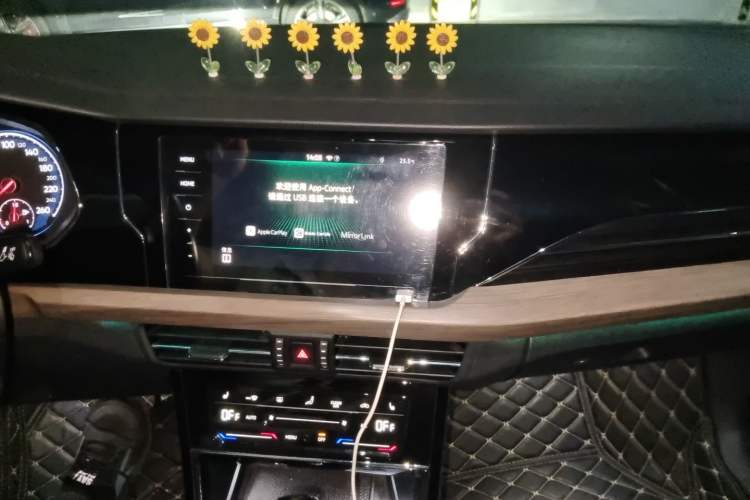 Used Volkswagen Passat New Energy 2020 430 PHEV Hybrid Luxury Edition China VI Standard Audio And AC Panel