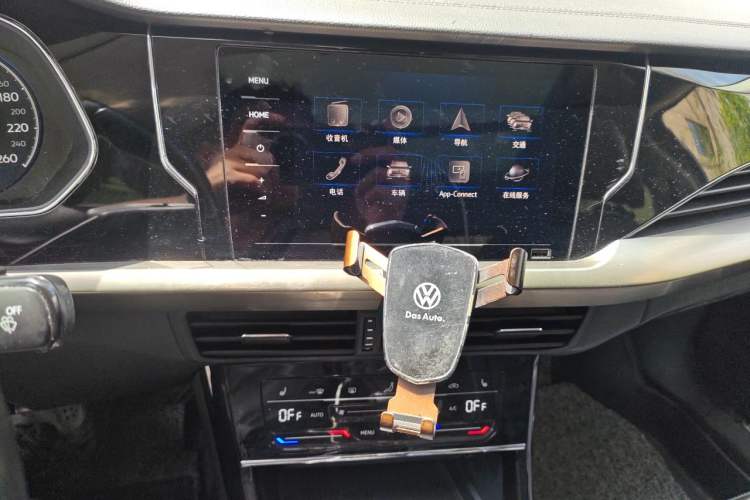Used Volkswagen Passat New Energy 2020 430 PHEV Hybrid Elite Edition China VI Standard Audio And AC Panel
