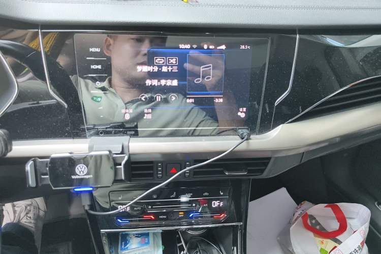 Used Volkswagen Passat New Energy 2020 430 PHEV Hybrid Elite Edition China VI Standard Audio And AC Panel