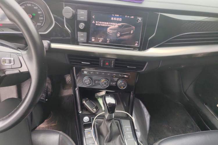 Used Volkswagen Passat New Energy 2020 430 PHEV Hybrid Elite Edition China V Standard Audio And AC Panel