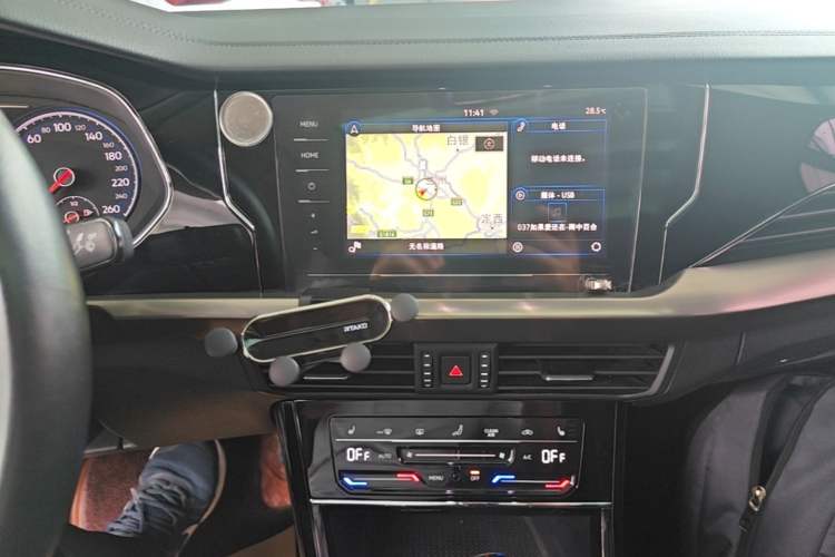 Used Volkswagen Passat New Energy 2020 430 PHEV Hybrid Elite Edition China VI Standard Audio And AC Panel