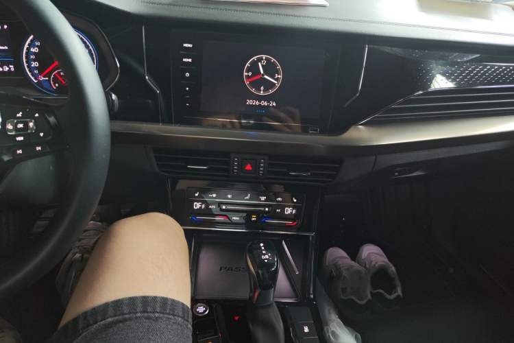 Used Volkswagen Passat New Energy 2020 430 PHEV Hybrid Elite Edition China VI Standard Audio And AC Panel