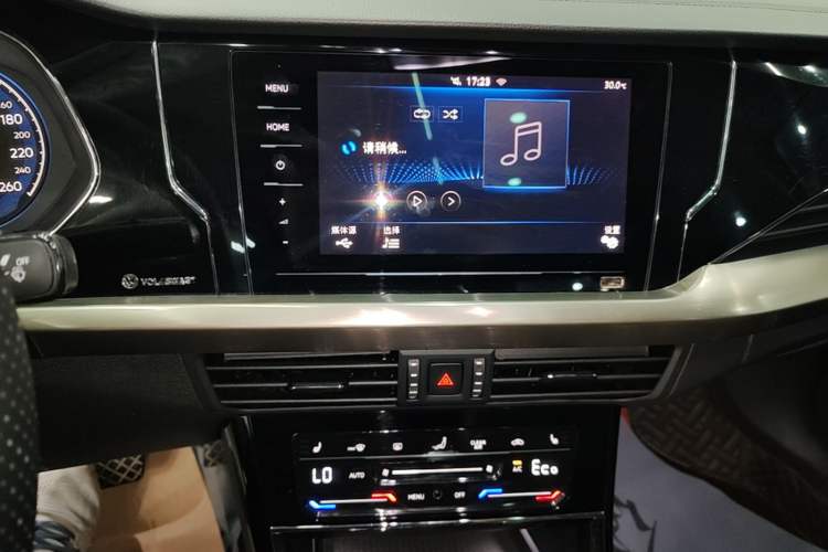 Used Volkswagen Passat New Energy 2020 430 PHEV Hybrid Elite Edition China VI Standard Audio And AC Panel