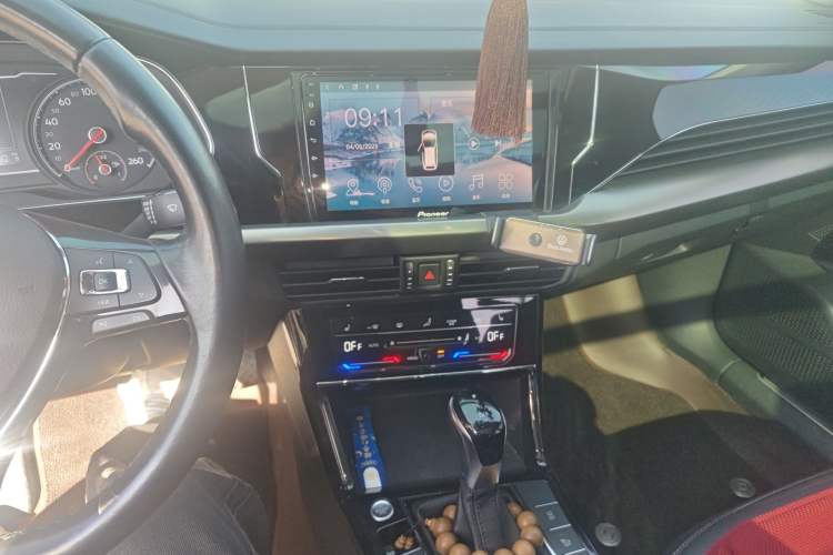 Used Volkswagen Passat New Energy 2020 430 PHEV Hybrid Elite Edition China VI Standard Audio And AC Panel