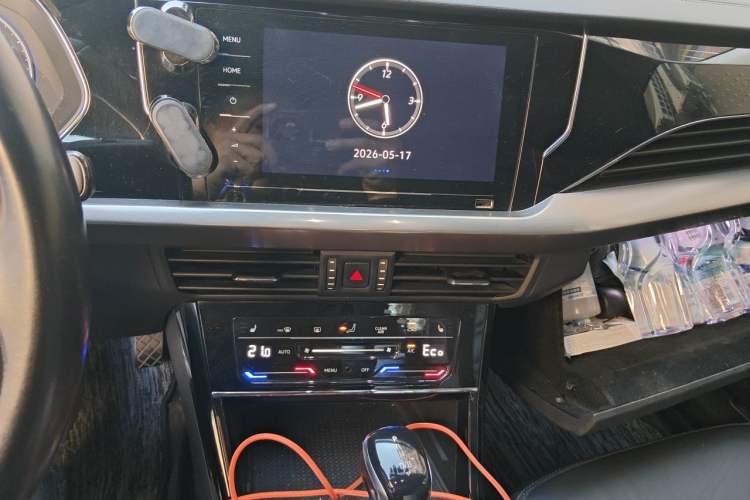 Used Volkswagen Passat New Energy 2020 430 PHEV Hybrid Elite Edition China VI Standard Audio And AC Panel
