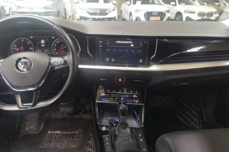 Used Volkswagen Passat New Energy 2020 430 PHEV Hybrid Elite Edition China VI Standard Audio And AC Panel