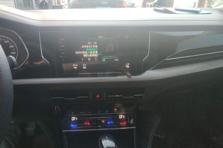 Used Volkswagen Passat New Energy 2020 430 PHEV Hybrid Luxury Edition China VI Standard Audio And AC Panel