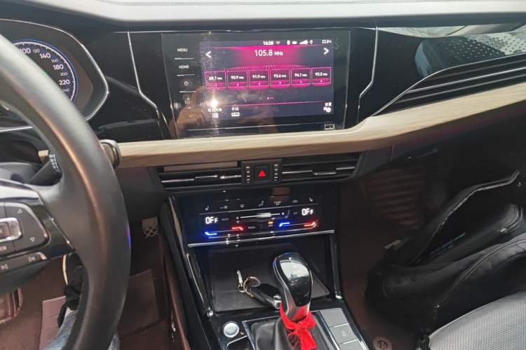 Used Volkswagen Passat New Energy 2020 430 PHEV Hybrid Luxury Edition China VI Standard Audio And AC Panel