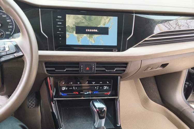 Used Volkswagen Passat New Energy 2020 430 PHEV Hybrid Luxury Edition China VI Standard Audio And AC Panel