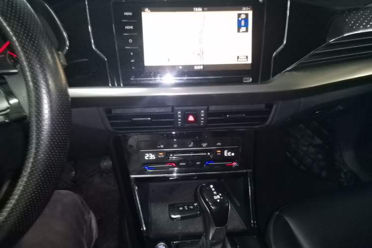 Used Volkswagen Passat New Energy 2020 430 PHEV Hybrid Elite Edition China VI Standard Audio And AC Panel