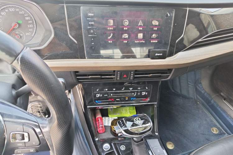 Used Volkswagen Passat New Energy 2020 430 PHEV Hybrid Luxury Edition China VI Standard Audio And AC Panel
