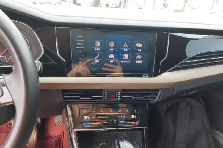 Used Volkswagen Passat New Energy 2020 430 PHEV Hybrid Luxury Edition China VI Standard Audio And AC Panel