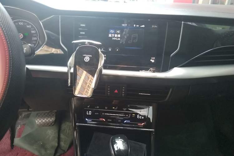 Used Volkswagen Passat New Energy 2020 430 PHEV Hybrid Elite Edition China VI Standard Audio And AC Panel