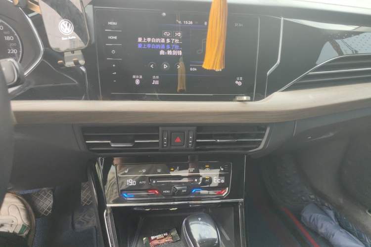 Used Volkswagen Passat New Energy 2020 430 PHEV Hybrid Luxury Edition China VI Standard Audio And AC Panel