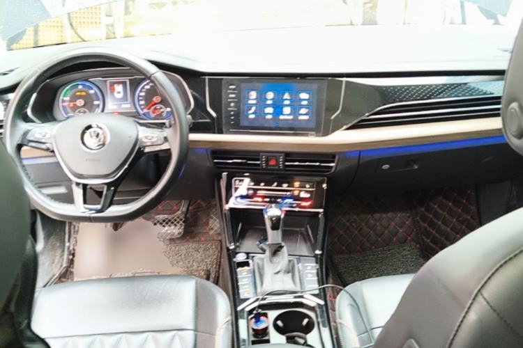 Used Volkswagen Passat New Energy 2020 430 PHEV Hybrid Luxury Edition China VI Standard Center Console