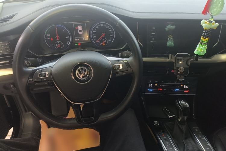 Used Volkswagen Passat New Energy 2020 430 PHEV Hybrid Elite Edition China VI Standard Center Console