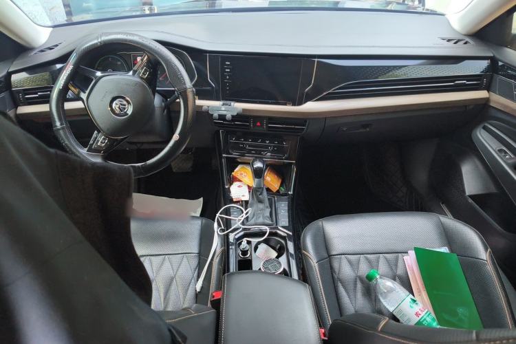 Used Volkswagen Passat New Energy 2020 430 PHEV Hybrid Luxury Edition China VI Standard Center Console