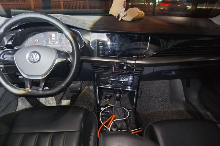 Used Volkswagen Passat New Energy 2020 430 PHEV Hybrid Elite Edition China VI Standard Center Console