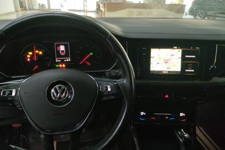 Used Volkswagen Passat New Energy 2020 430 PHEV Hybrid Luxury Edition China VI Standard Center Console