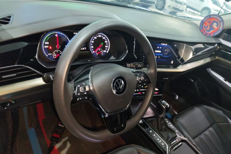 Used Volkswagen Passat New Energy 2020 430 PHEV Hybrid Elite Edition China VI Standard Center Console
