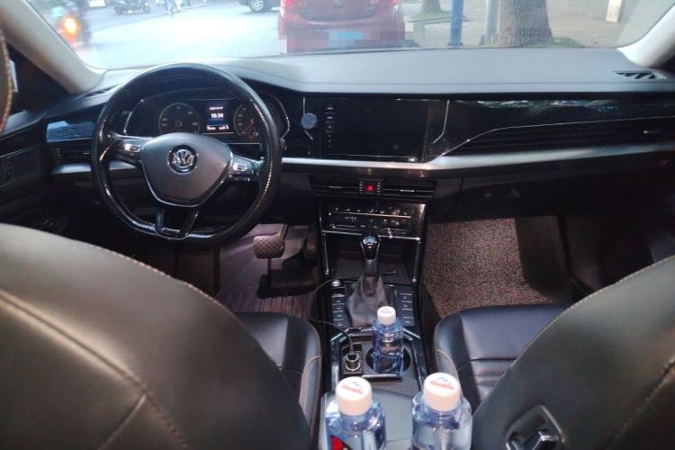 Used Volkswagen Passat New Energy 2020 430 PHEV Hybrid Elite Edition China VI Standard Center Console