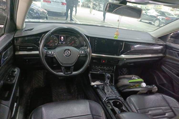 Used Volkswagen Passat New Energy 2020 430 PHEV Hybrid Elite Edition China VI Standard Center Console