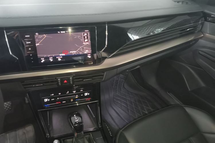 Used Volkswagen Passat New Energy 2020 430 PHEV Hybrid Elite Edition China VI Standard Center Console