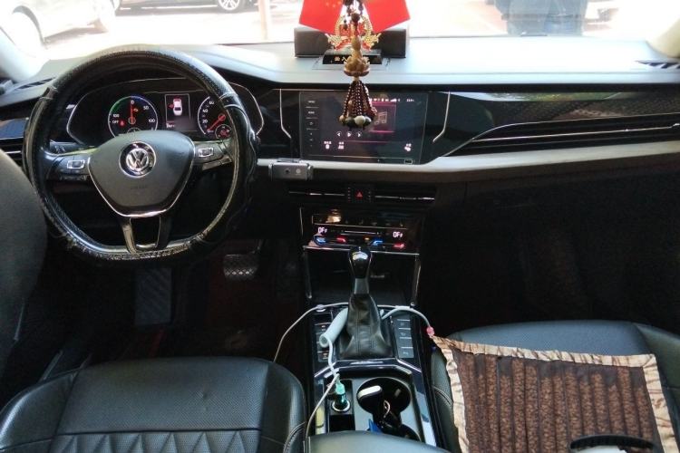 Used Volkswagen Passat New Energy 2020 430 PHEV Hybrid Luxury Edition China VI Standard Center Console