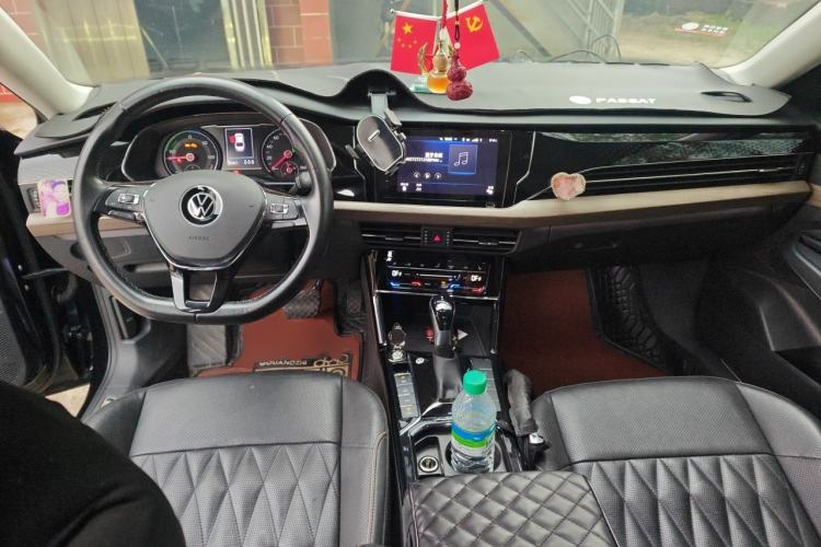 Used Volkswagen Passat New Energy 2020 430 PHEV Hybrid Luxury Edition China VI Standard Center Console